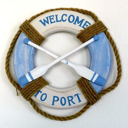 Wasserhaus Yellow Submarine Botel