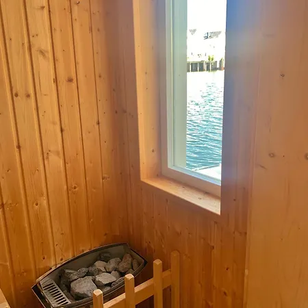 Wasserhaus Yellow Submarine Botel