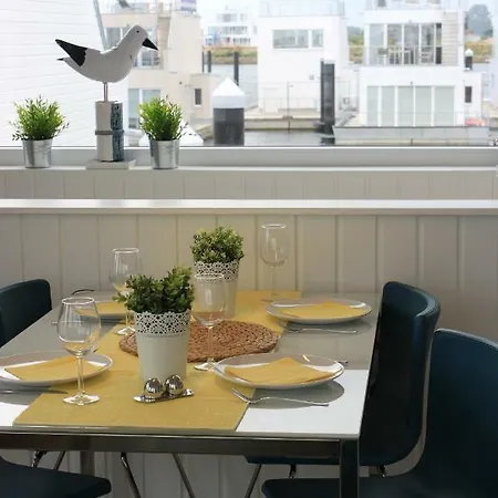 Botel Wasserhaus Yellow Submarine Olpenitz