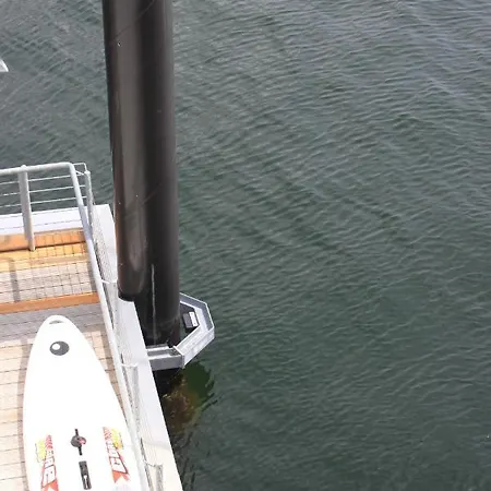 Wasserhaus Yellow Submarine Botel Olpenitz